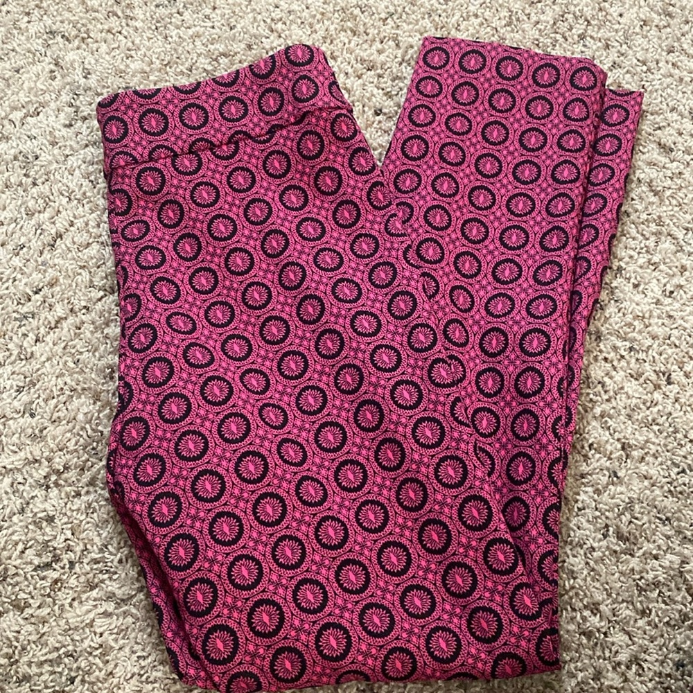 crazy larry ankle pants - never worn - cute medallion pattern